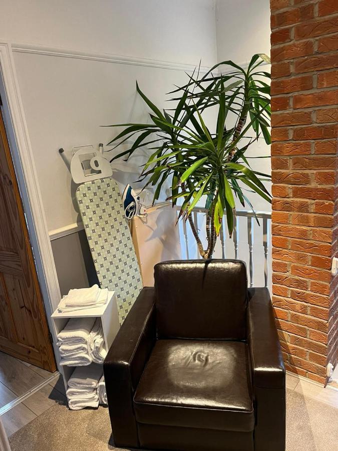 Ovington Grove 2 Fully Equipped Kitchen Free Parking 3 Bedrooms Netflix نيوكاسل أبون تاين المظهر الخارجي الصورة