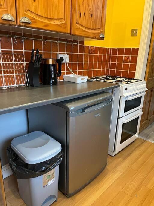 Ovington Grove 2 Fully Equipped Kitchen Free Parking 3 Bedrooms Netflix نيوكاسل أبون تاين المظهر الخارجي الصورة
